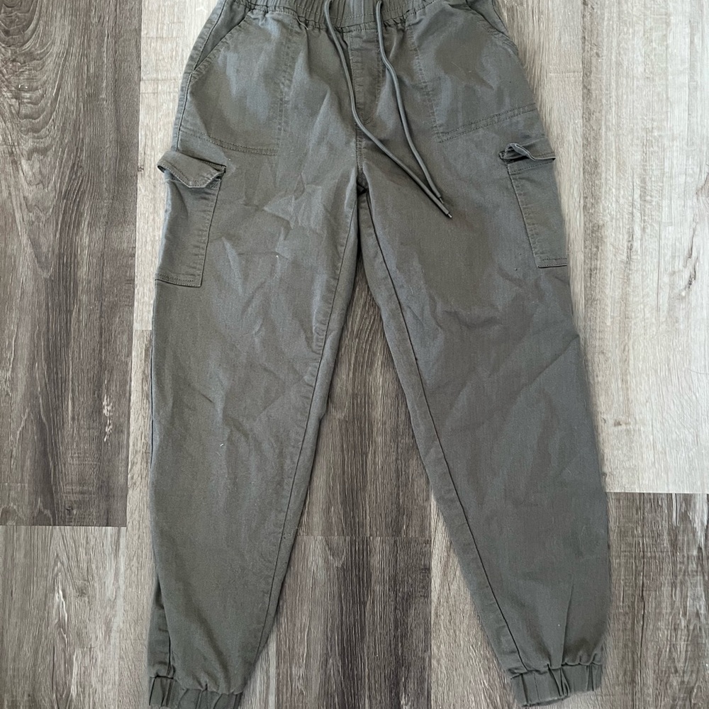 Olive Green Cargo Pants with Elastic Waistband and Relaxed Fit